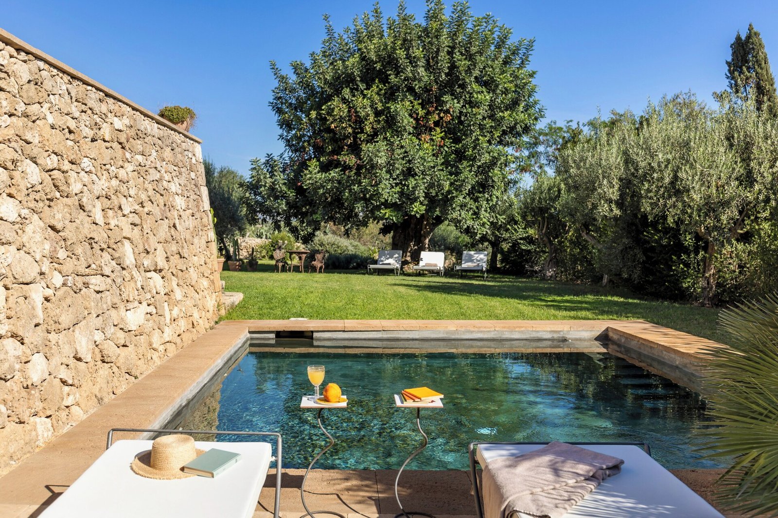 Masseria Costanza, the pool