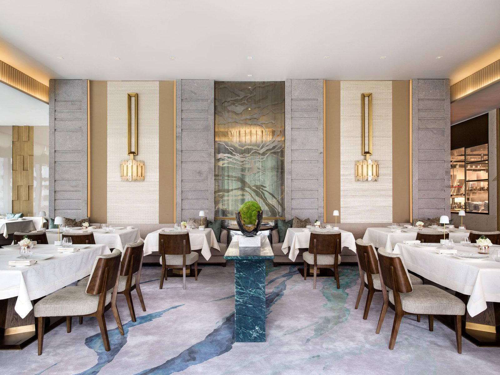 St. Regis Hong Kong, l'envol