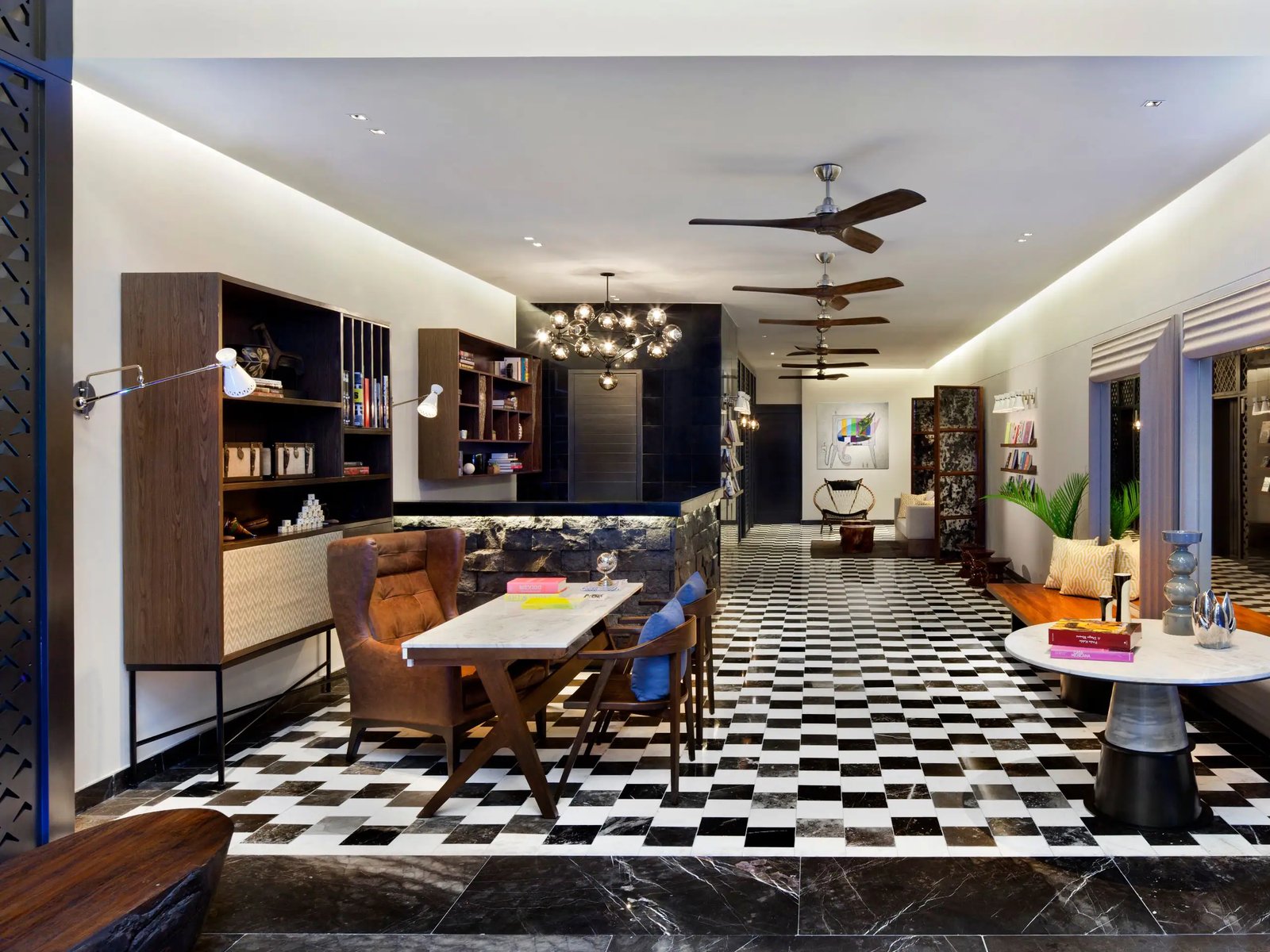 Thompson Playa del Carmen Main House, vibe