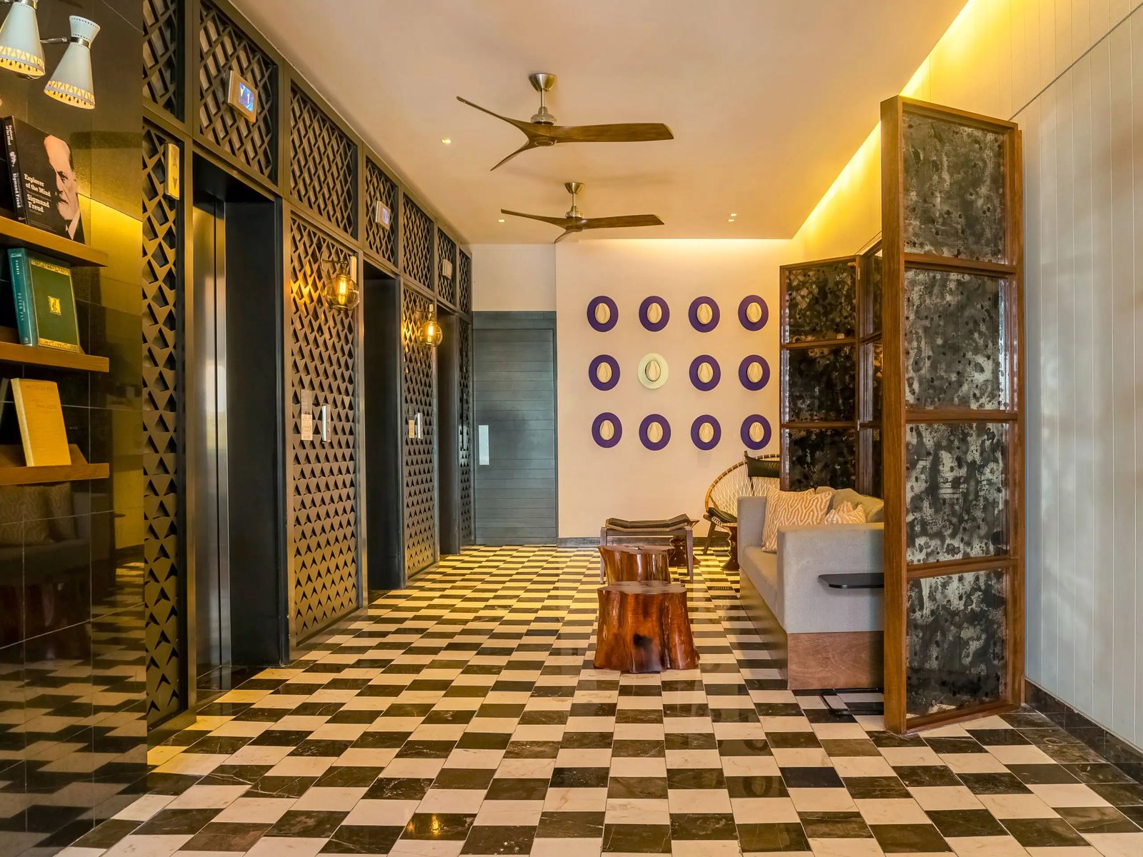 Thompson Playa del Carmen Main House, vibe