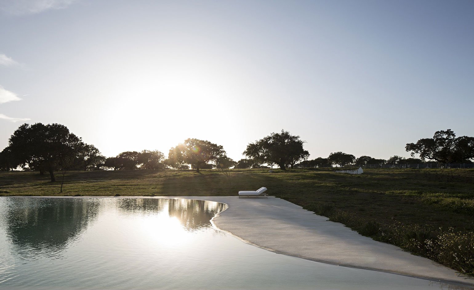 Casa no Tempo, the pool