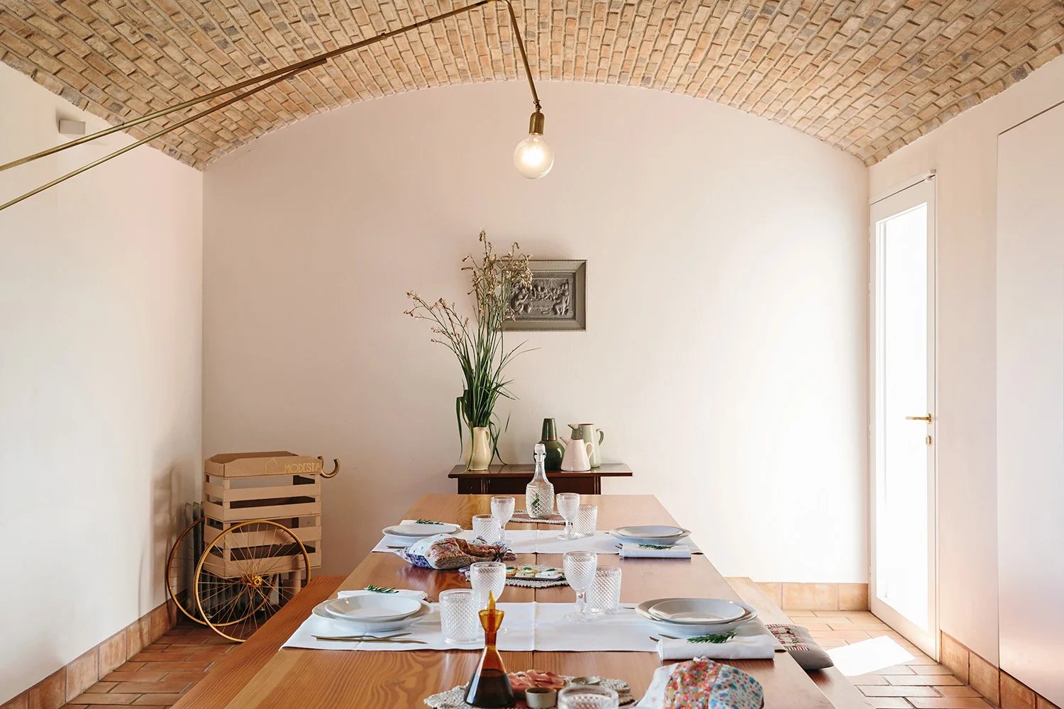 Casa Modesta, communal dining room and lounge