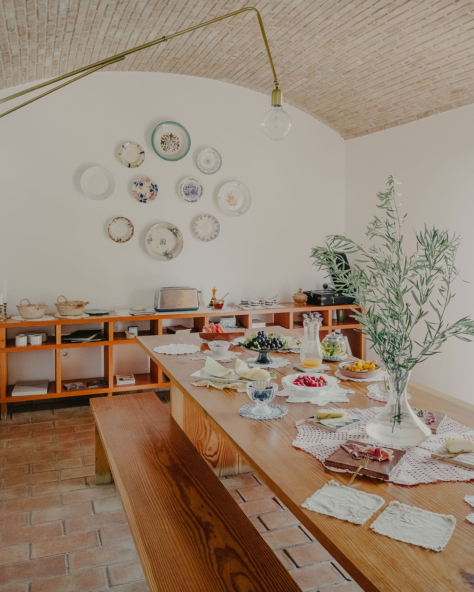 Casa Modesta, communal dining room and lounge