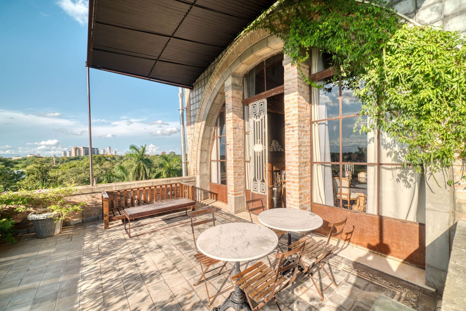 Factoria Hotel