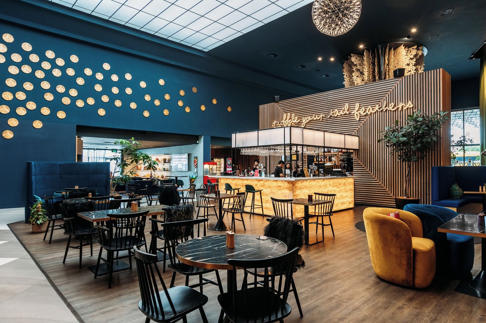 Naumi Hotel Auckland Airport, restaurant lunar & bar