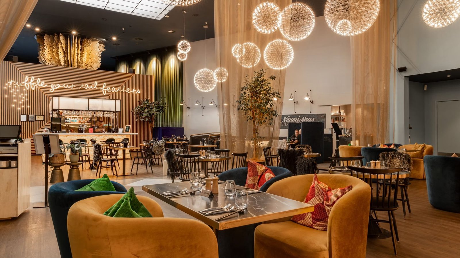Naumi Hotel Auckland Airport, restaurant lunar & bar