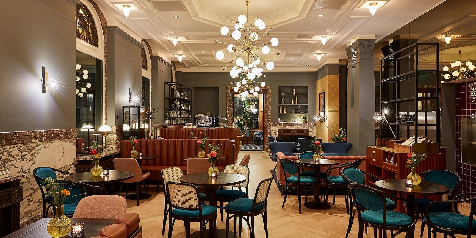 Hotel Indigo The Hague - Palace Noordeinde, brasserie stocks & bonds