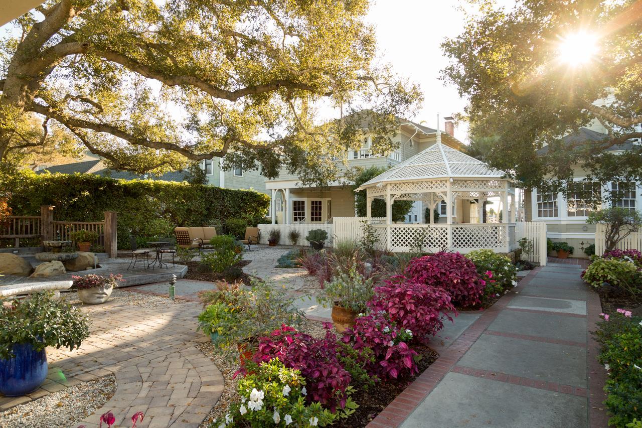 Cheshire Cat Inn & Cottages — vibe