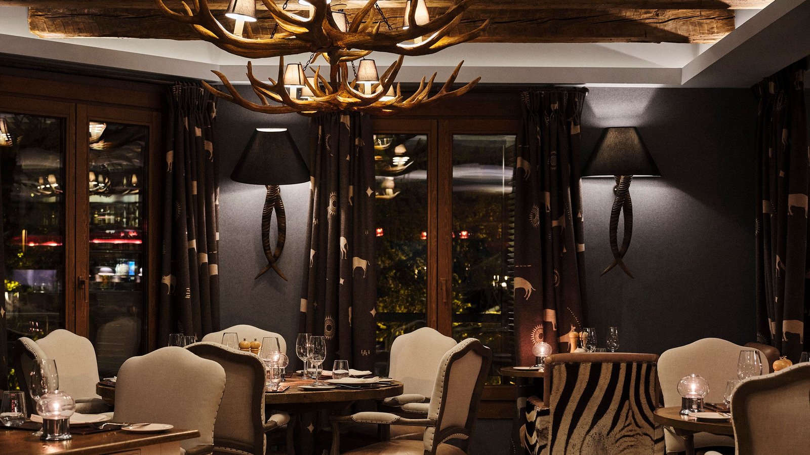 El Lodge, the grill