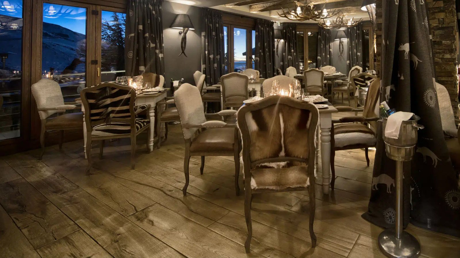 El Lodge, the grill
