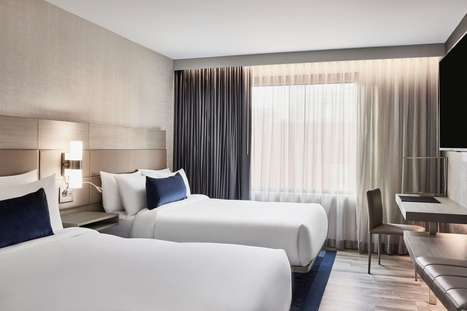 AC Hotel San Diego Downtown Gaslamp Quarter — rooms