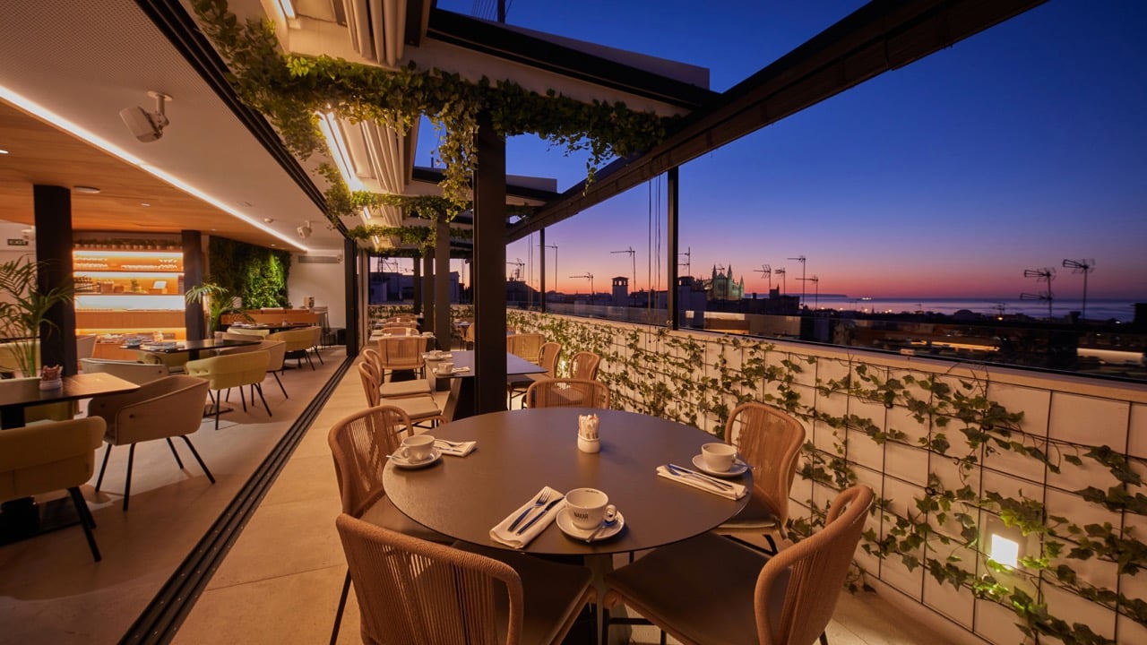 Nakar Hotel, cuit bar and restaurant