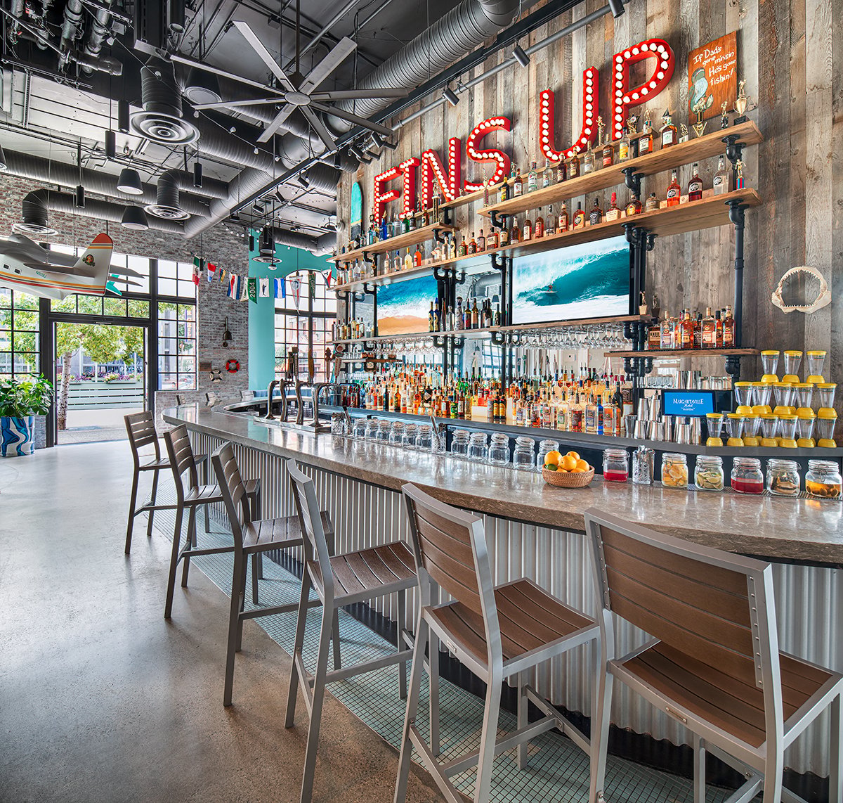 Margaritaville Hotel Gaslamp Quarter, landshark bar & grill