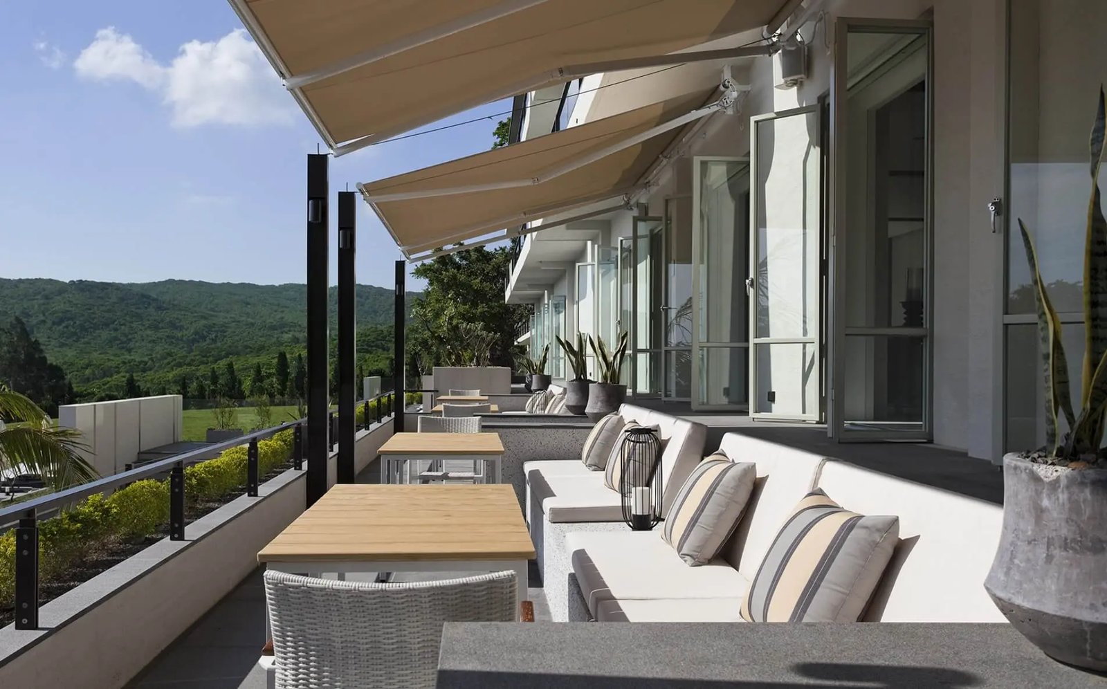 Gloria Manor, mu lounge