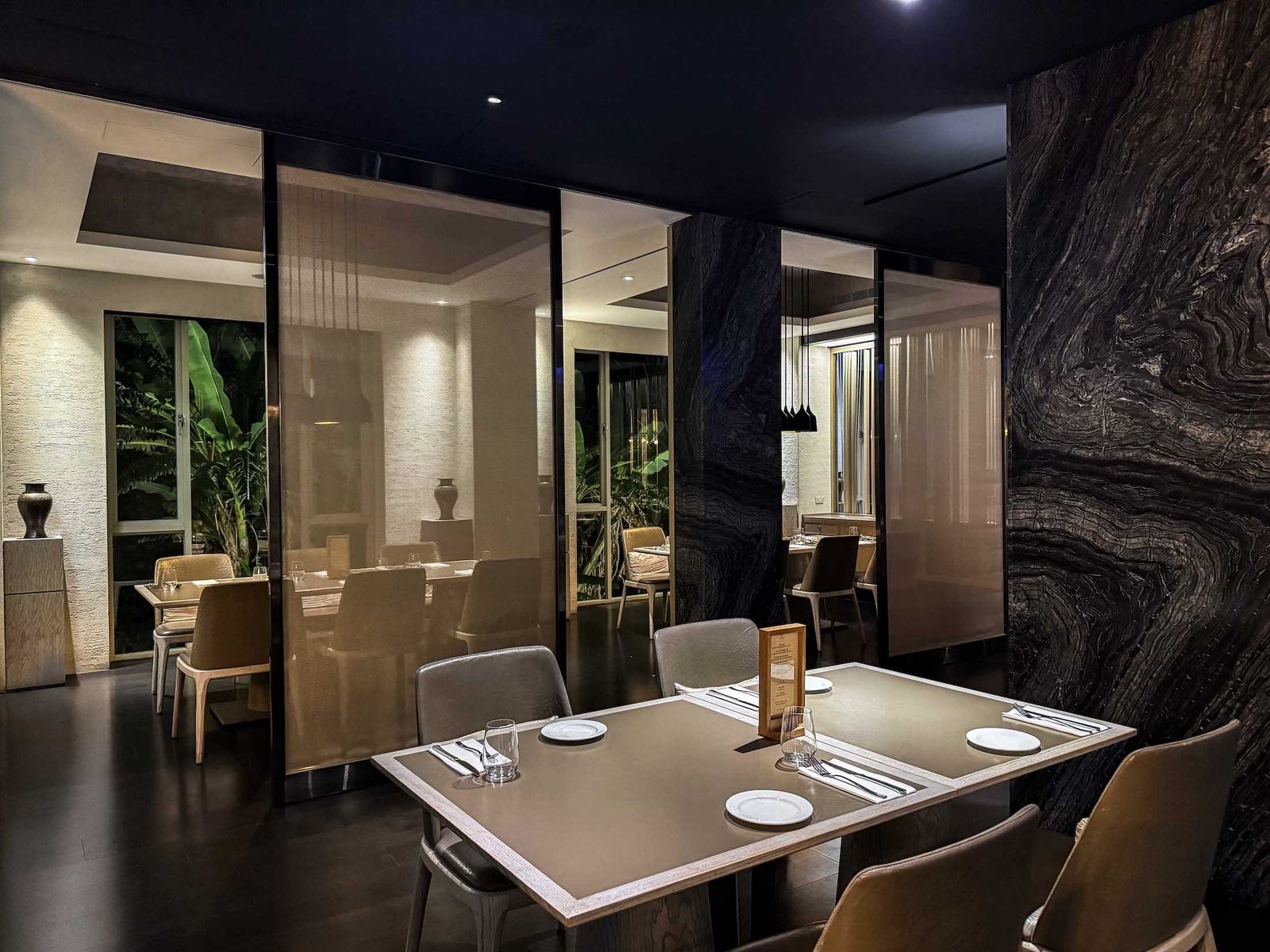 Gloria Manor, mu restaurant
