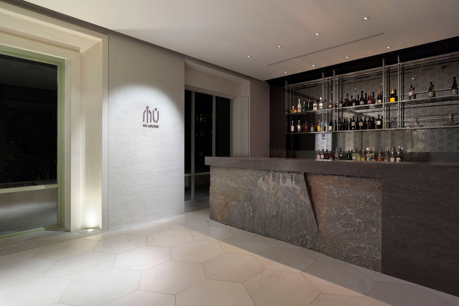 Gloria Manor, mu lounge