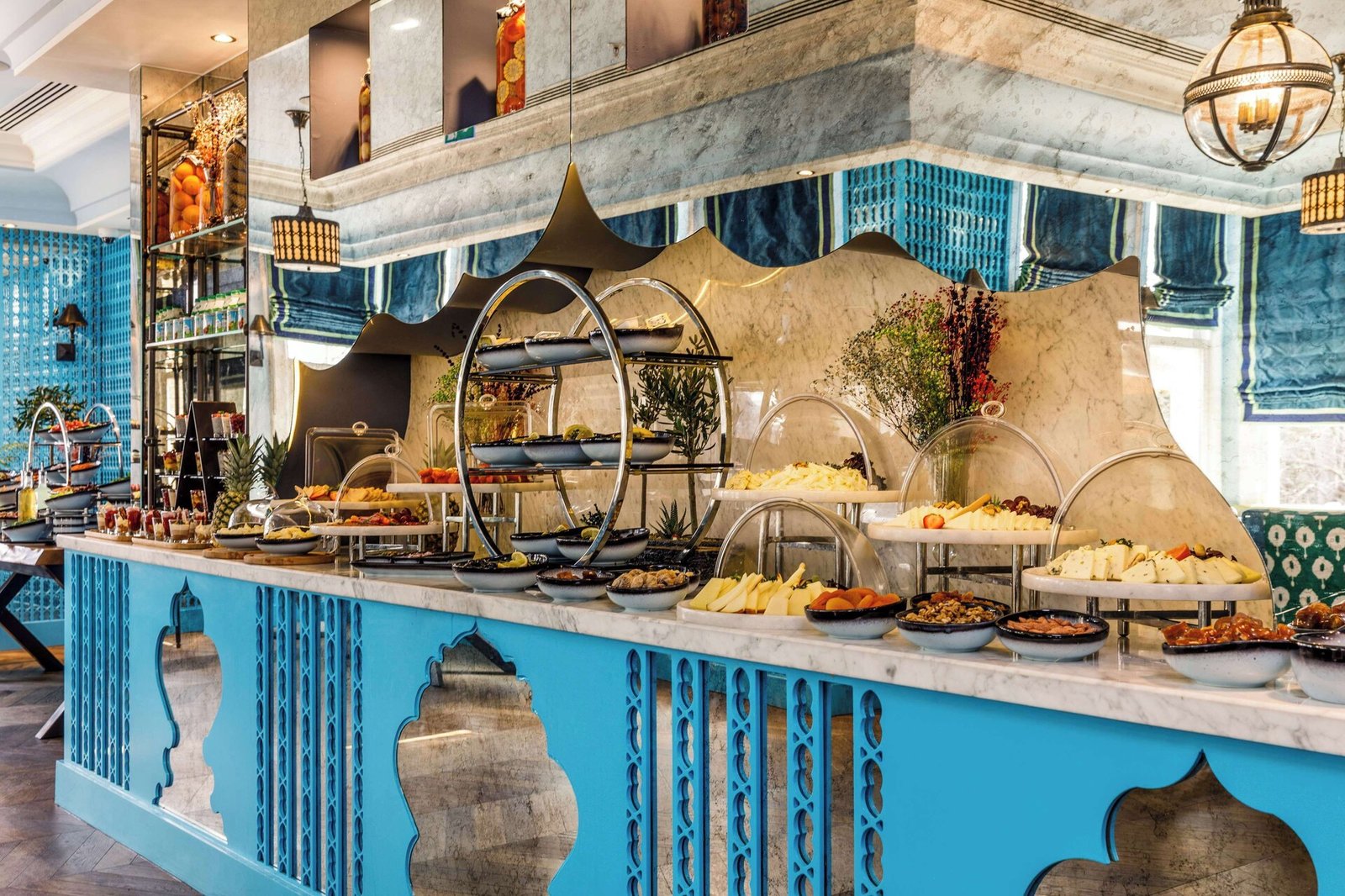 Hagia Sofia Mansions Istanbul, Curio Collection by Hilton, at the table