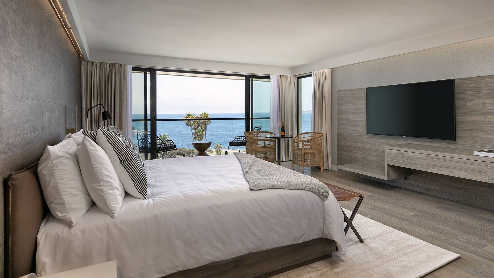 Pacifica Hotel — rooms