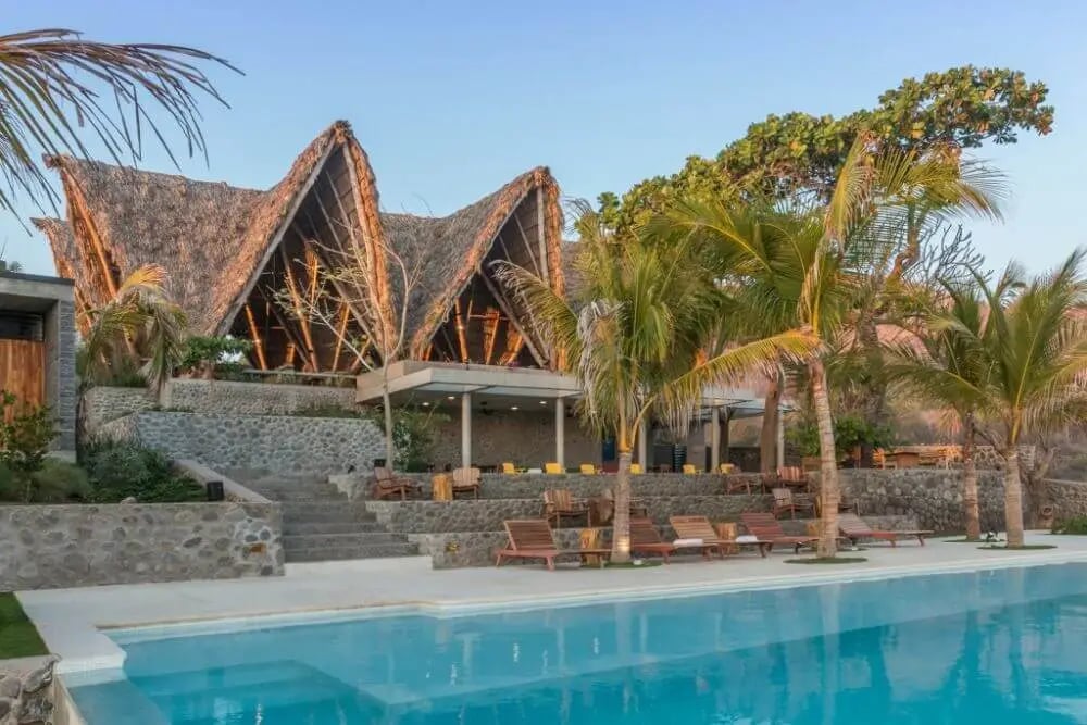 Puro Surf Hotel & Performance Academy