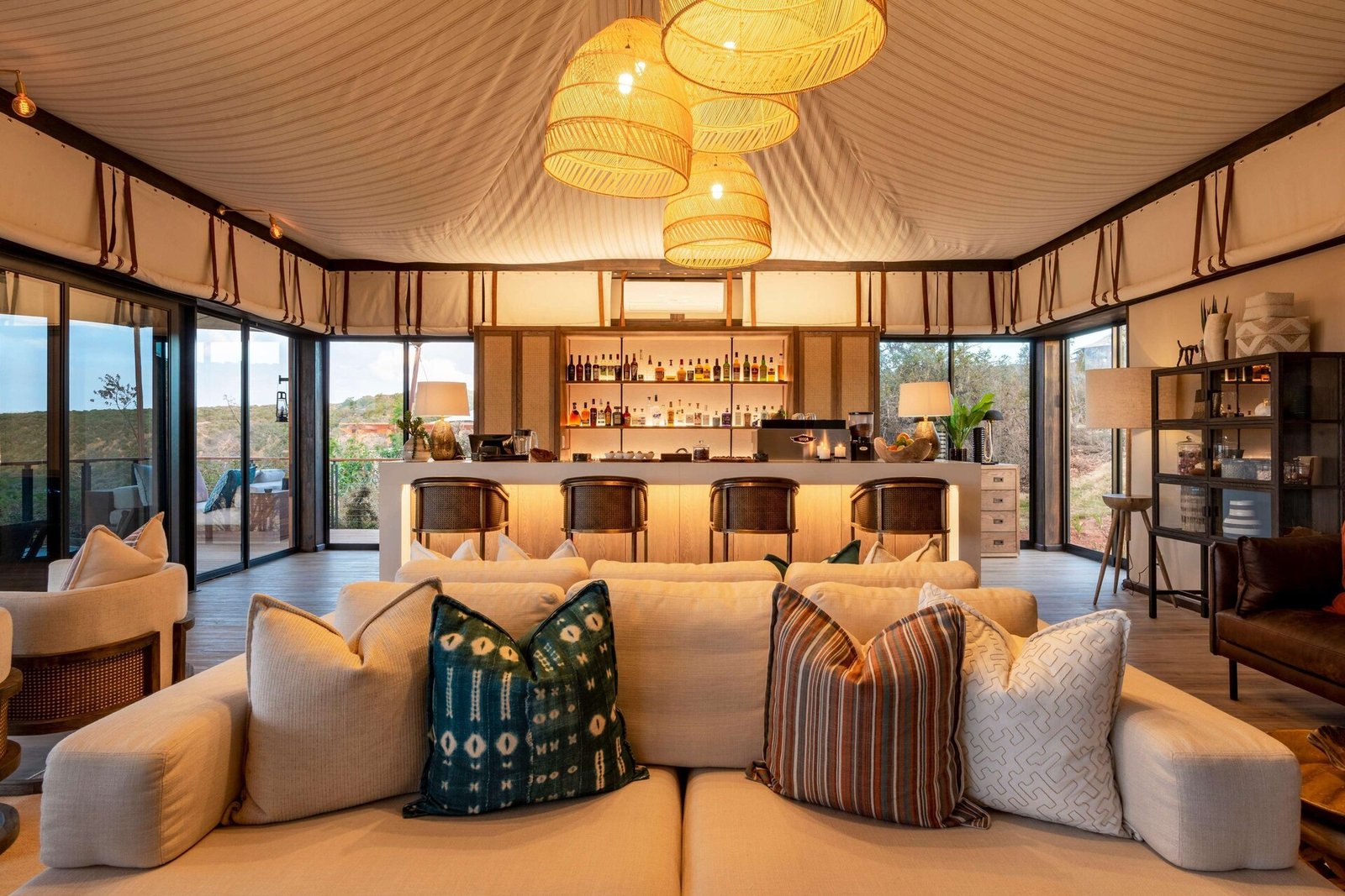 Shamwari Sindile, at the table