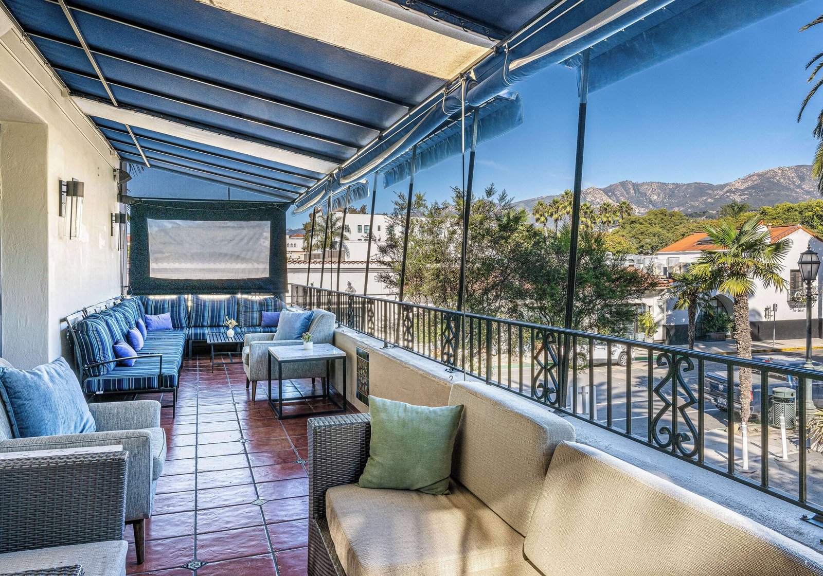 Hotel Virginia Santa Barbara — vibe