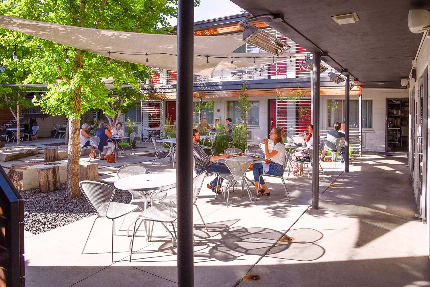 Modern Hotel, the modern bar & restaurant