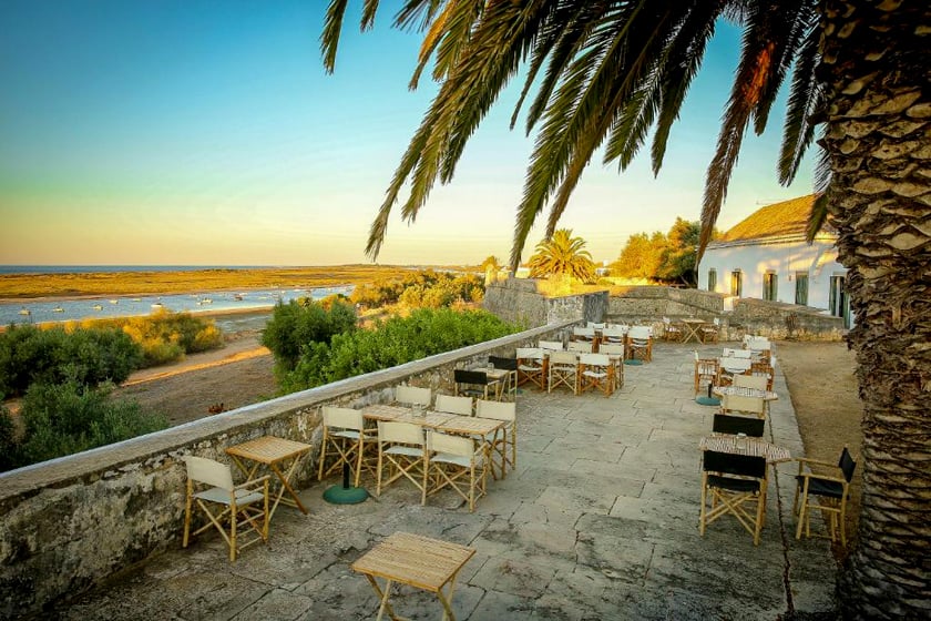 Forte de São João da Barra, bastion breakfast terrace