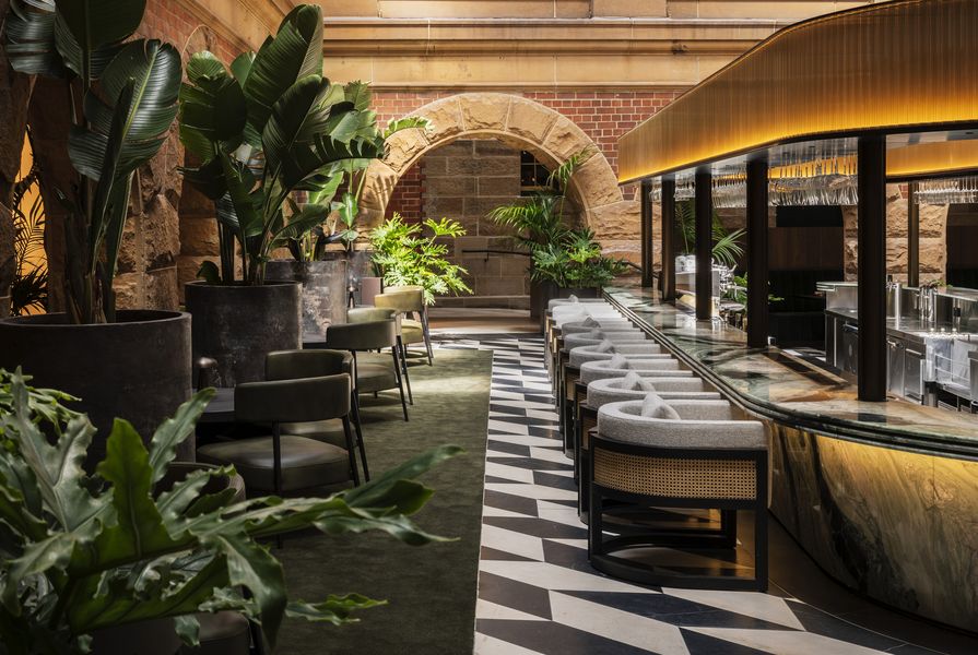 InterContinental Sydney, at the table