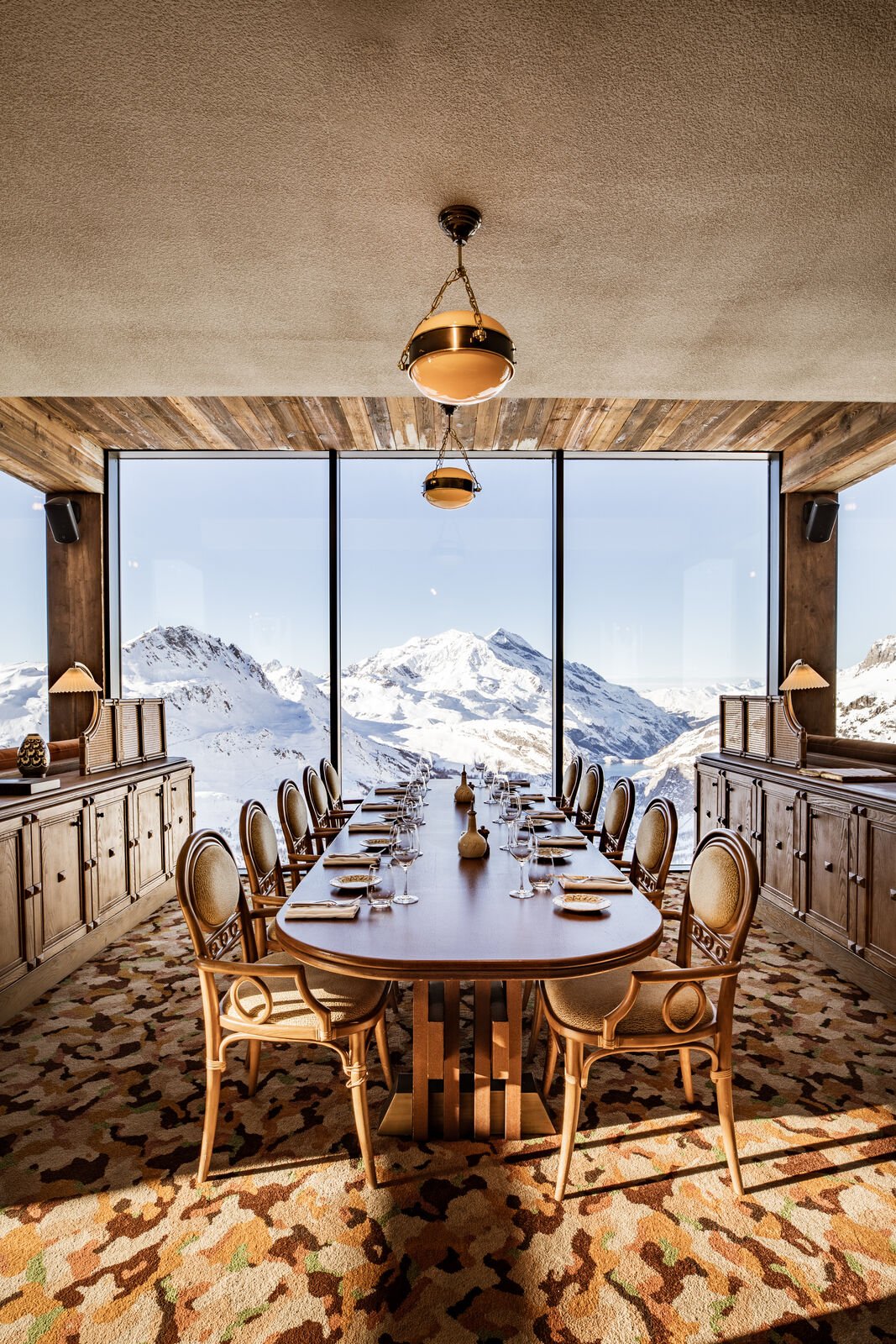 Le Refuge de Solaise, at the table