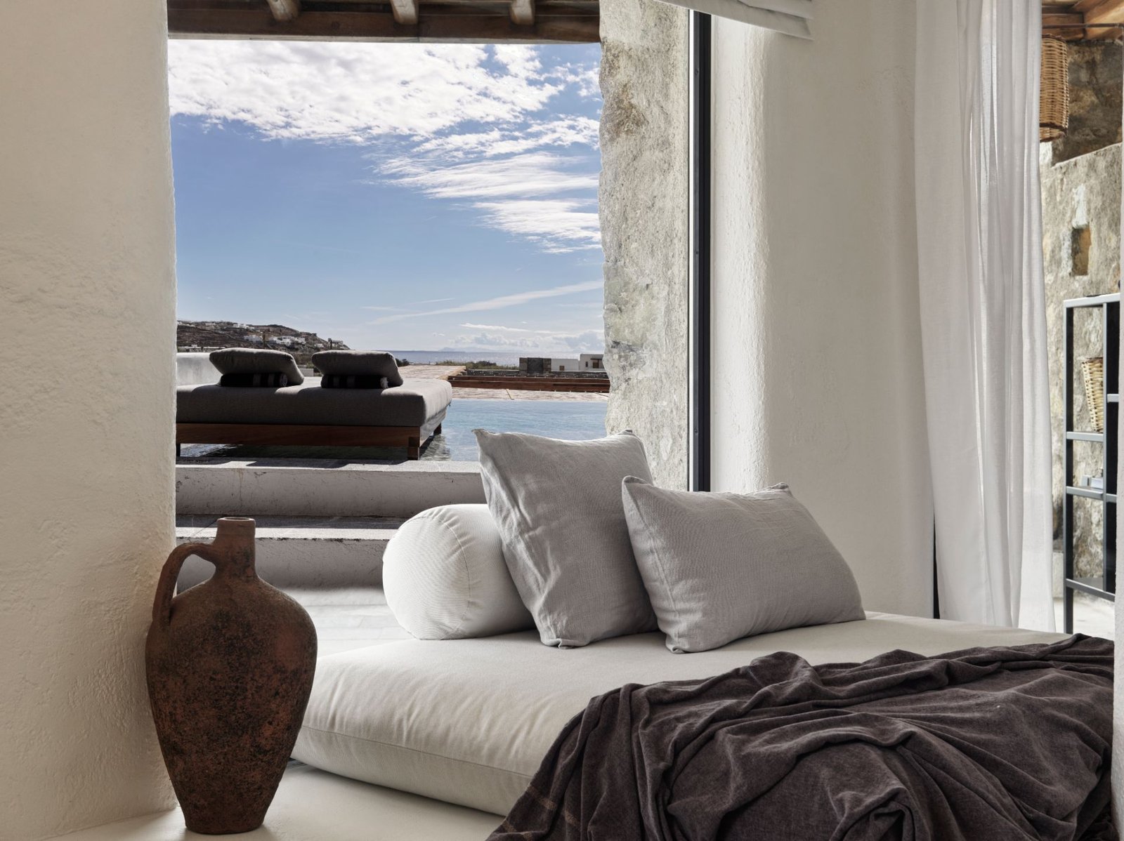 NOMAD Mykonos, vibe