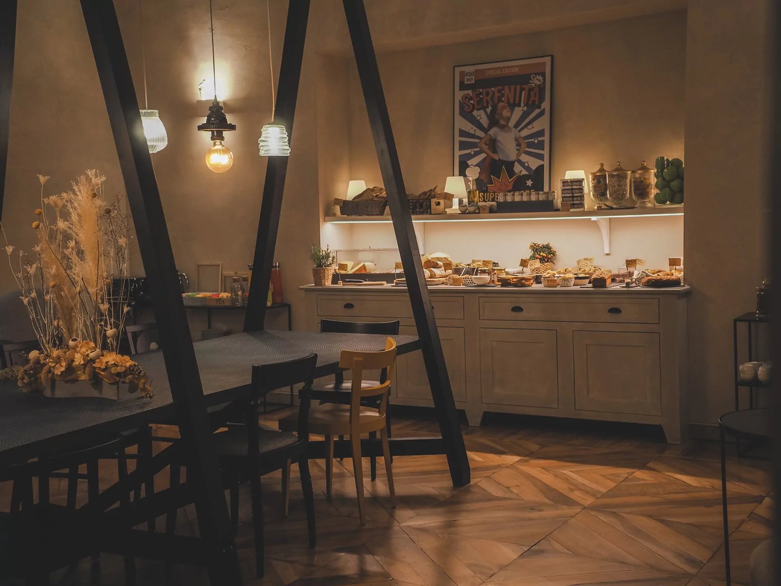 Opera35 Boutique Hotel, at the table