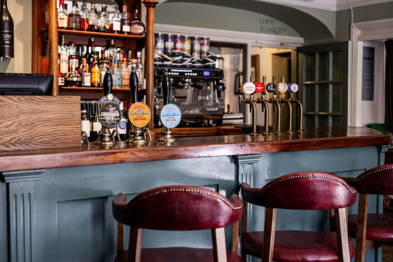 Wheatsheaf Inn (Hotel), at the table