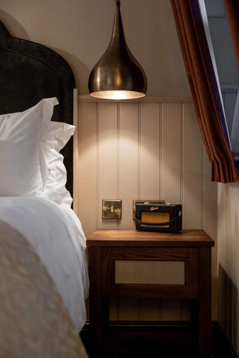 Wheatsheaf Inn (Hotel)