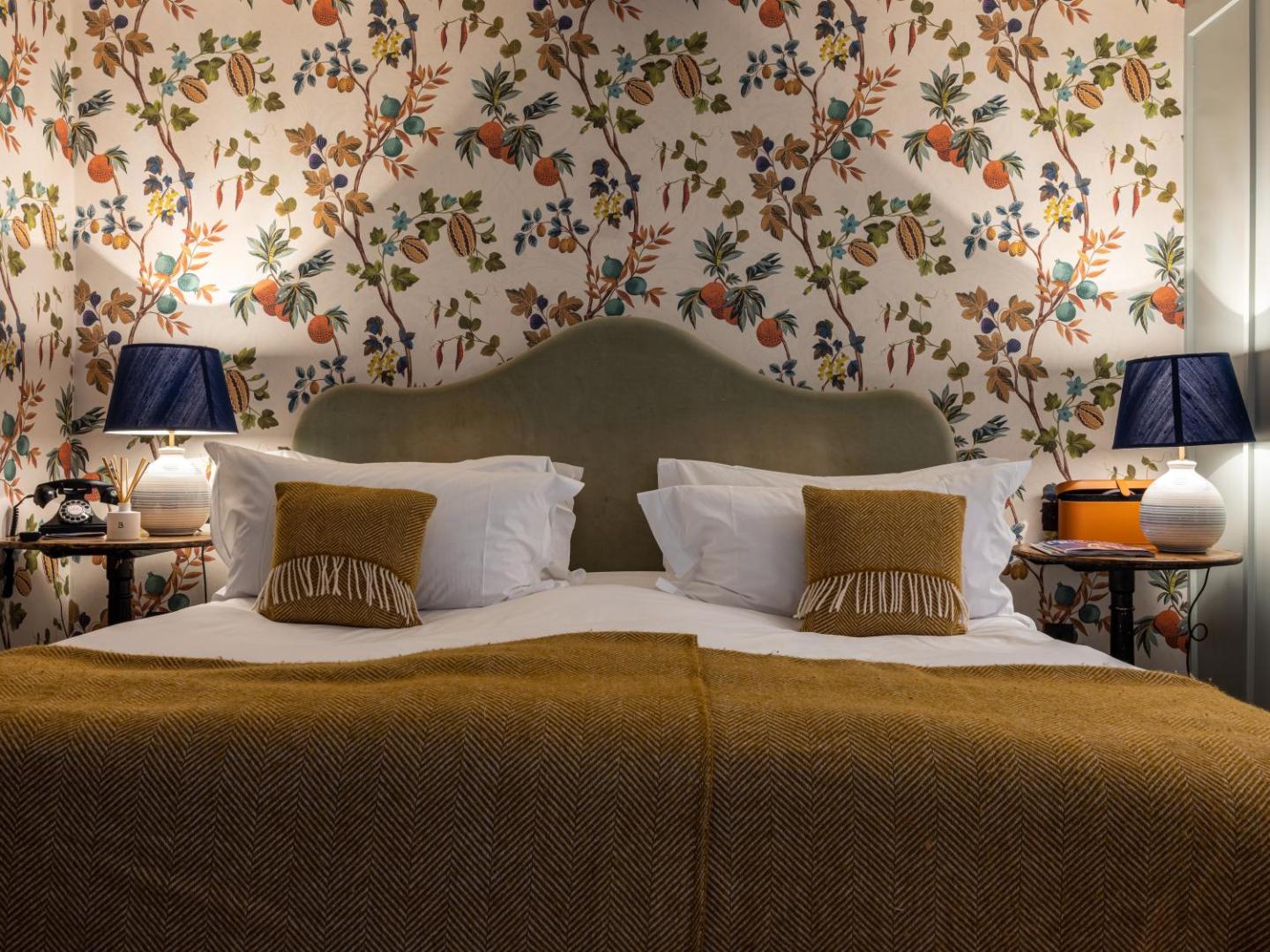 Wheatsheaf Inn (Hotel)