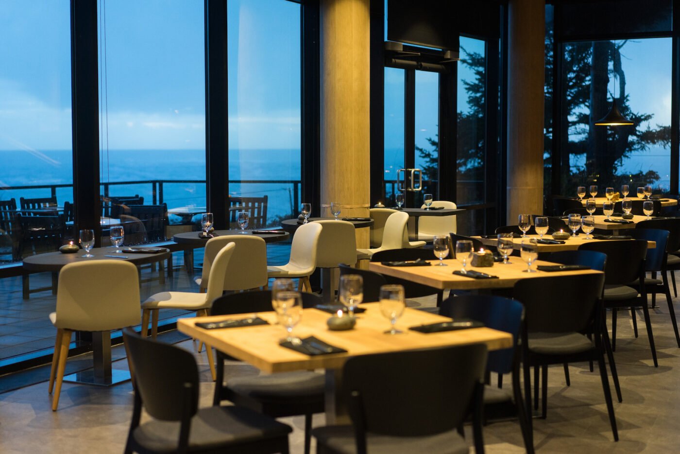 Black Rock Oceanfront Resort, at the table