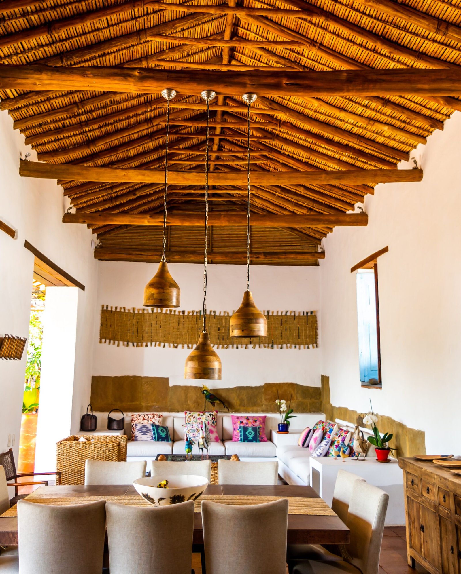 Casa Yahri, at the table