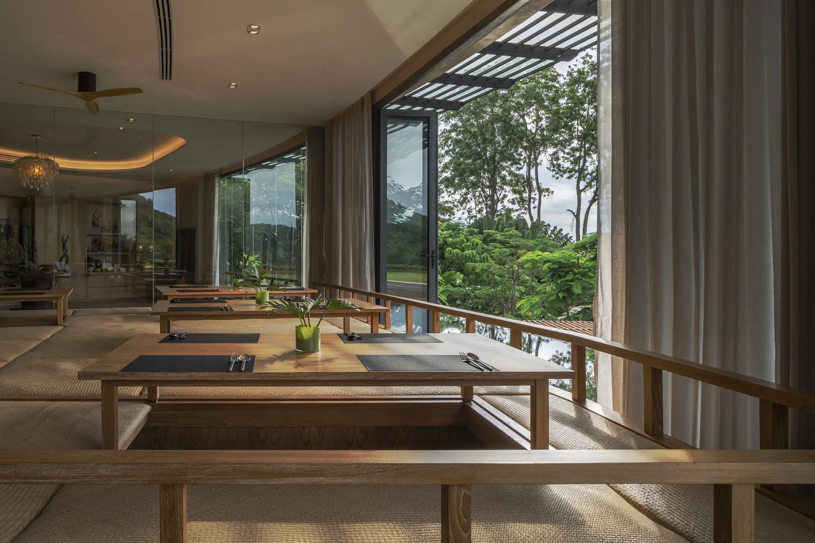 Noku Phuket, embrace restaurant