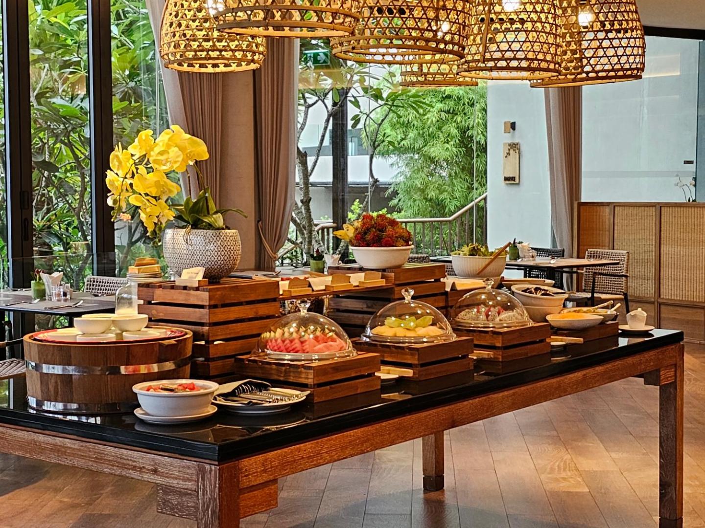 Noku Phuket, embrace restaurant