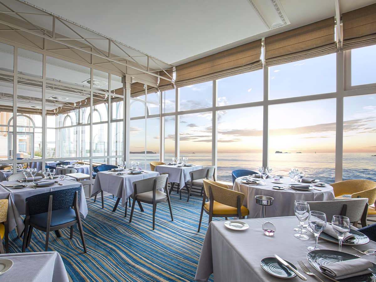 Le Grand Hotel Des Thermes, at the table