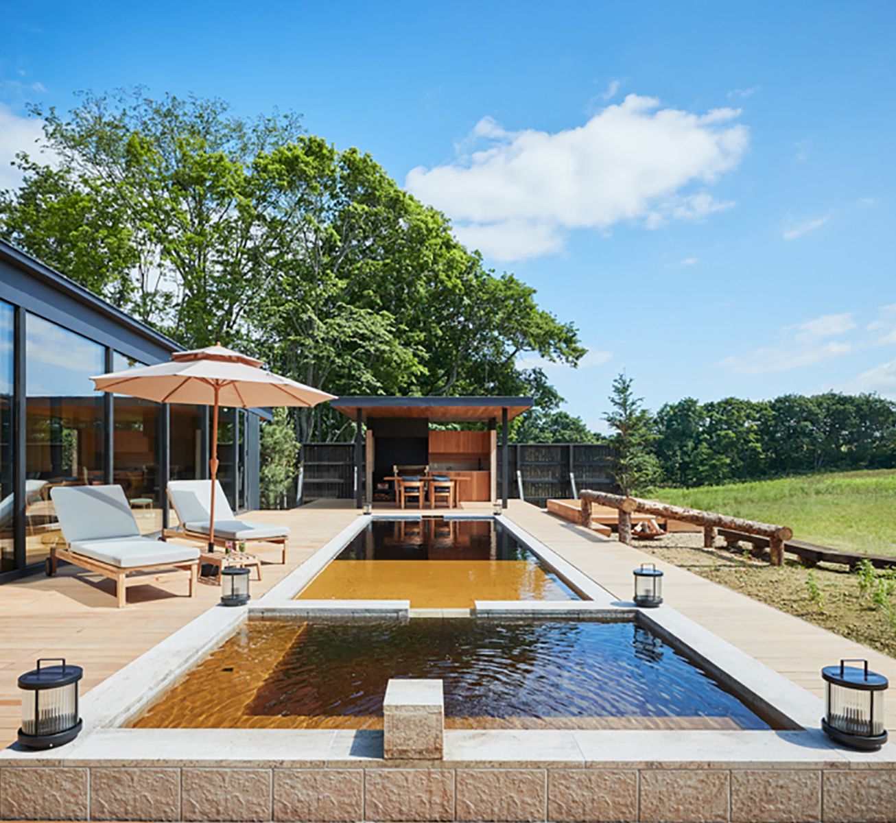 Soneka, the pool