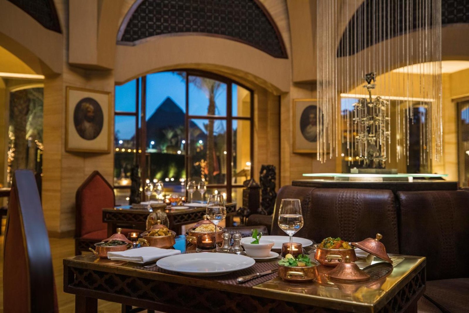 Marriott Mena House, Cairo, at the table