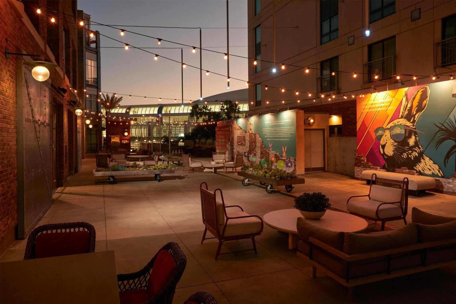 Hilton San Diego Gaslamp Quarter — vibe
