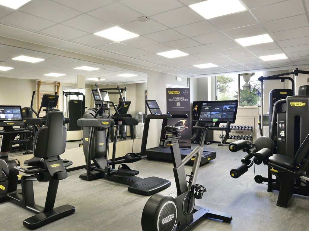 Royal Hotel Sanremo, gym and tennis court