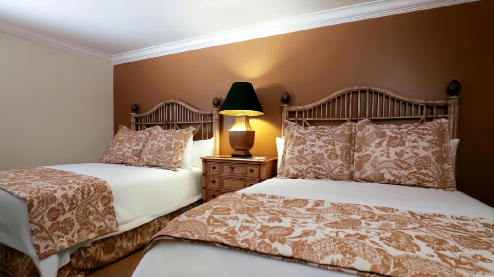 Hotel Santa Barbara — rooms
