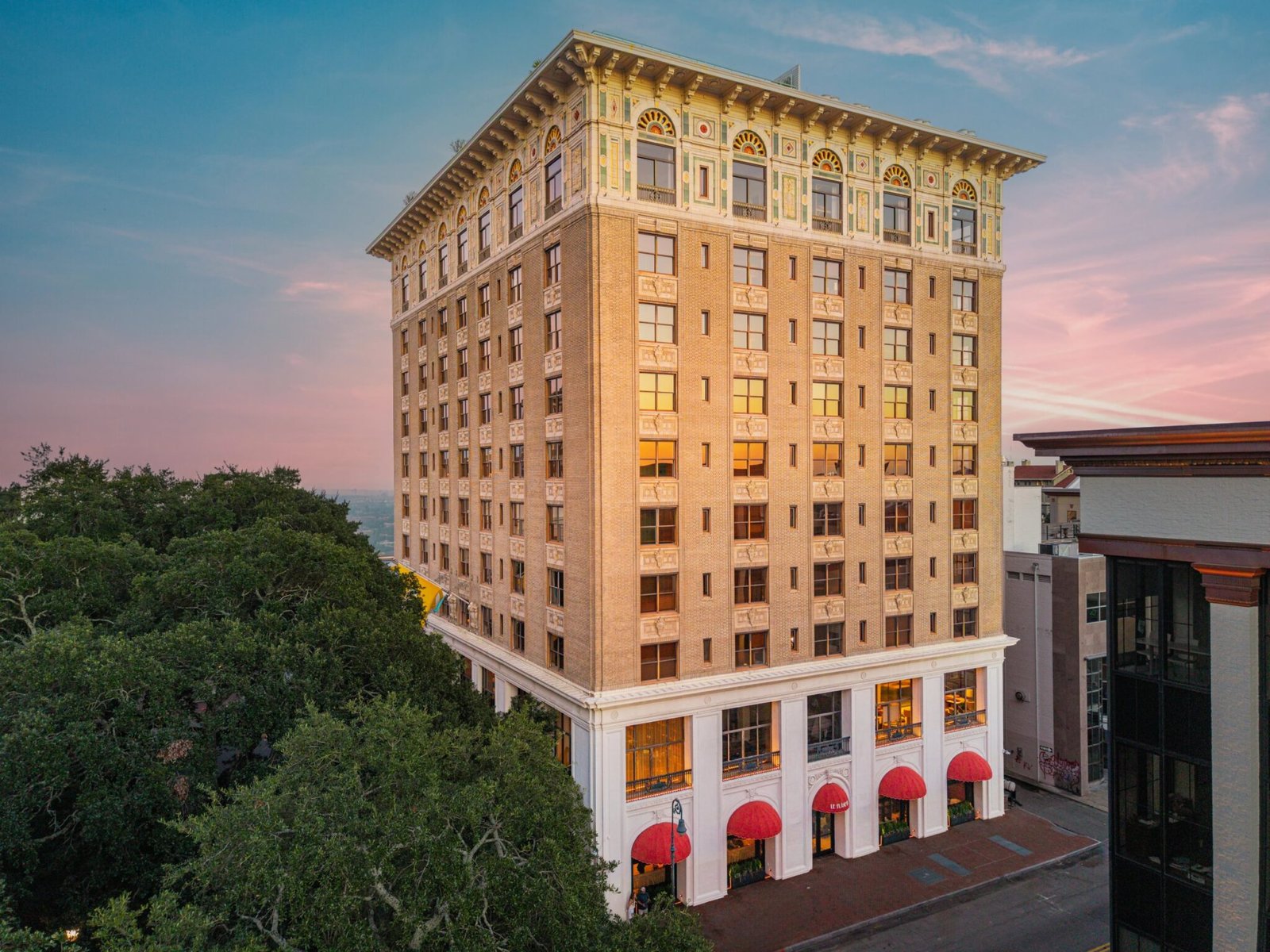 Recess Hotel & Club, how it began