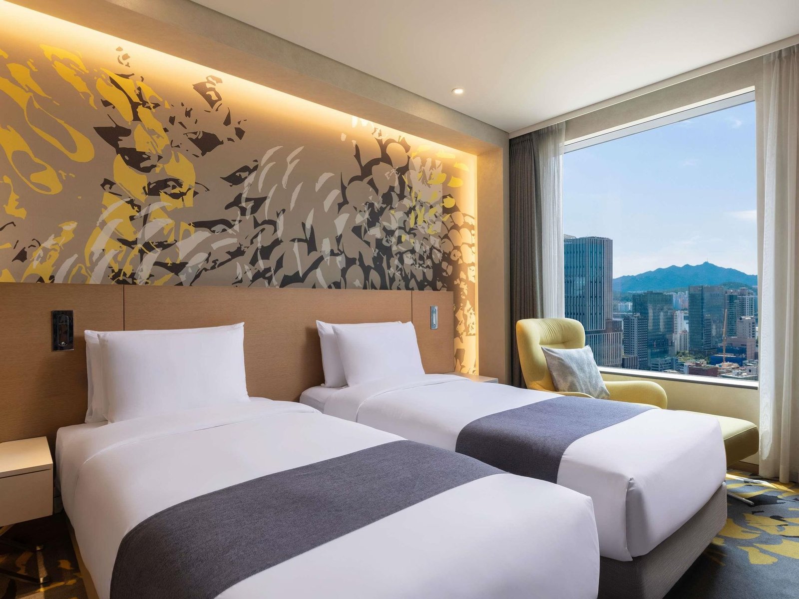 Novotel Ambassador Seoul Yongsan — rooms