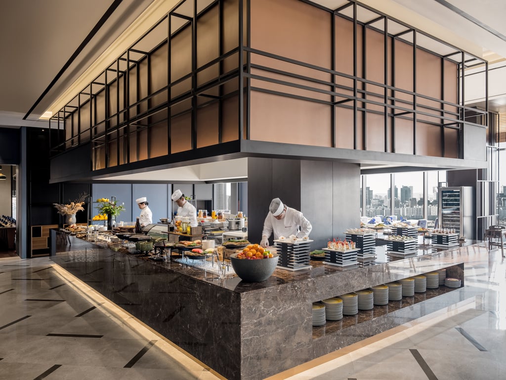 Novotel Ambassador Seoul Yongsan — eat & drink