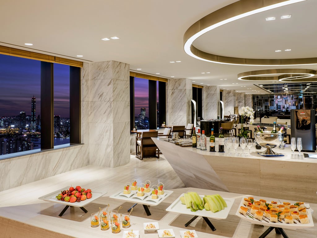 Novotel Ambassador Seoul Yongsan — eat & drink