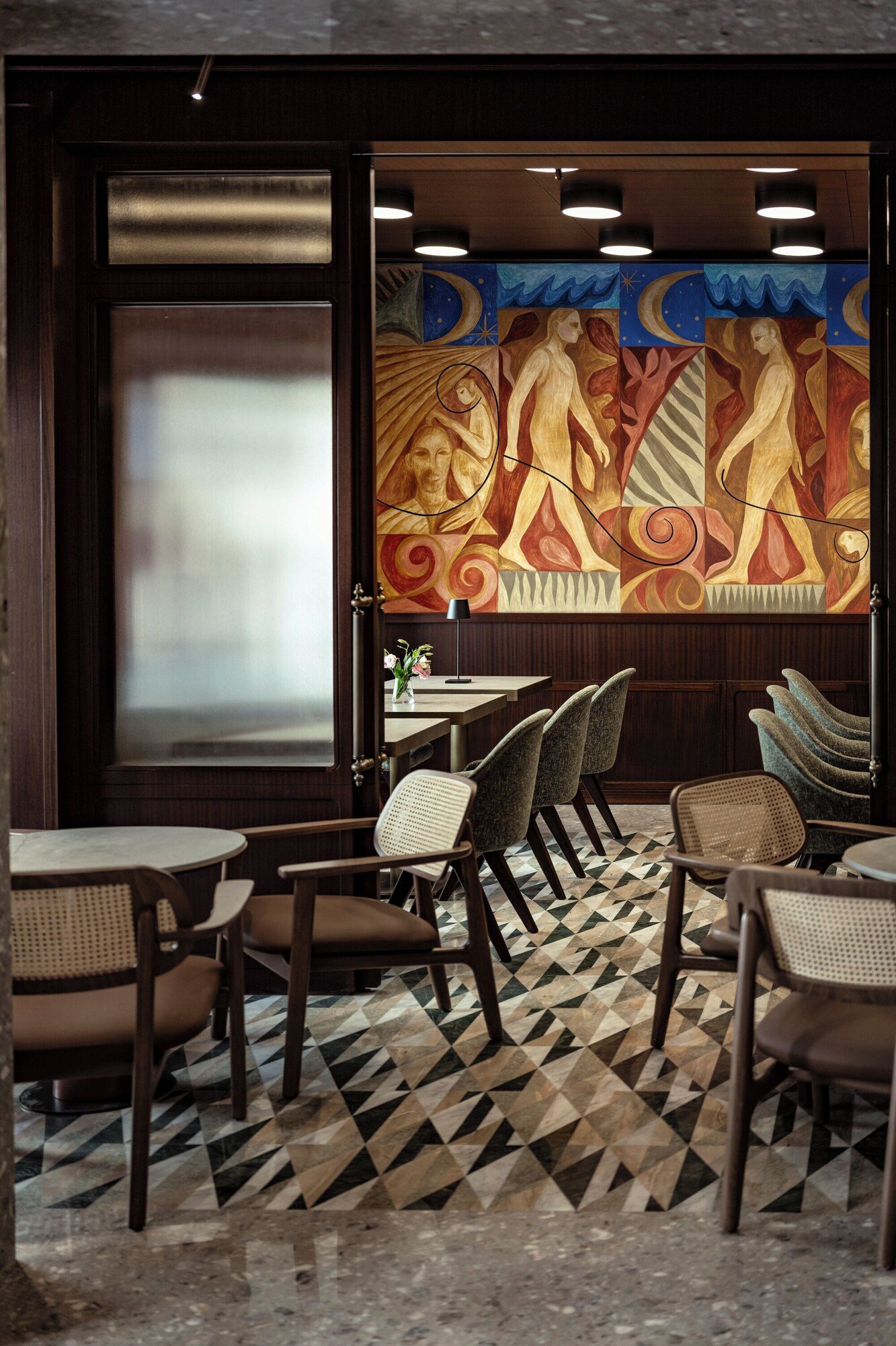 Romègas Hotel, at the table