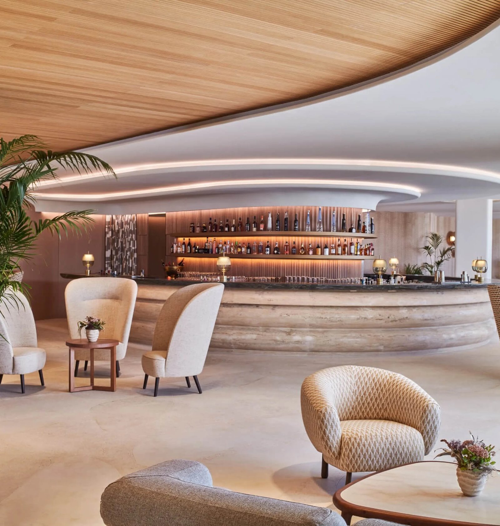 Fouquet's Mykonos, at the table